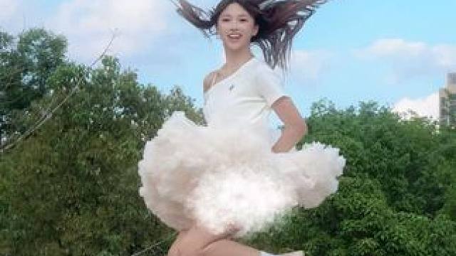 蹦蹦跳跳的一段！好萌！