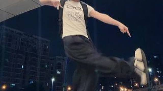 姐姐开门，我是姐夫