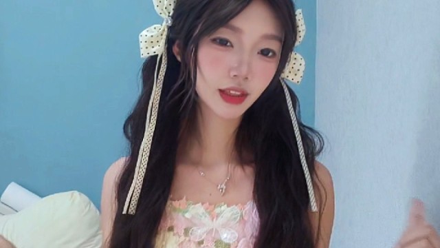 路过的狗都得给我挨一巴掌！