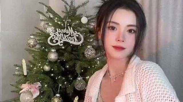 之前洪潇还cha过好几支舞和虞书欣进行曲，哎哟不愧是我们结黎就是这么讲义气用真心换真心。