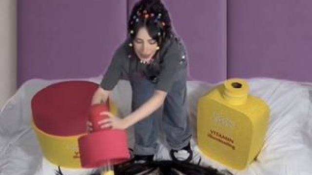 「Emma」小精灵帮人类消除色斑(中文字幕)
