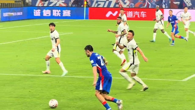 我没搞懂司机下半场为什么一直不换人