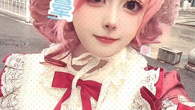 ≽^ ⦁ ⩊ ⦁ ^≼