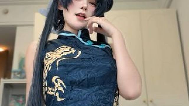 我一定要成为一个拜金 恶毒 爱慕虚荣 好吃懒做 但非常漂亮的小女孩