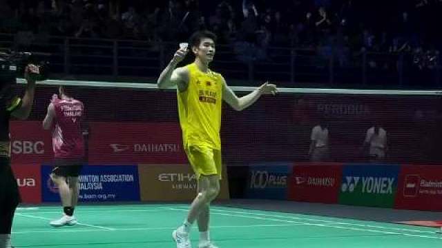 大黄沣降临

李诗沣成功卫冕马来西亚大师赛，夺得赛季首冠！

 ​​​