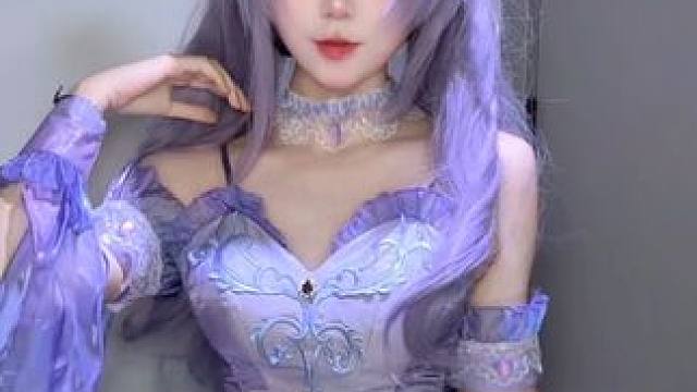不是严莉莉！