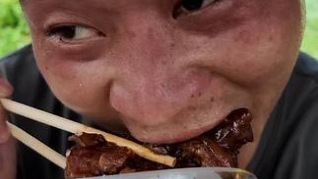 海岛十二 围堰捕鱼险中暑，红烧猪蹄味道美