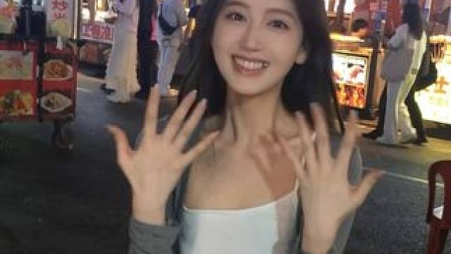 世界上少一个爱你的人，所以我出现了