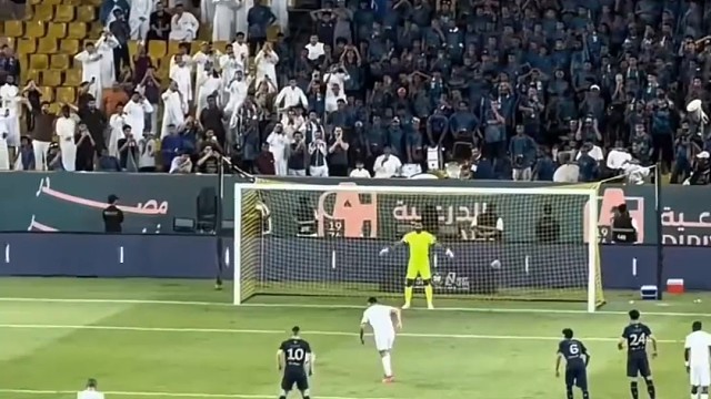 96号助攻6号头球，进球了为什么不庆祝啊