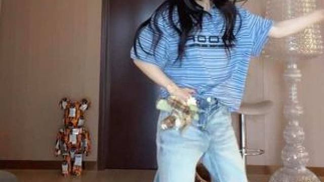 赵雨凡应该会很喜欢这件衣服hhhhh！！！
