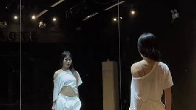 用这首歌来结束这个五月再合适不过啦