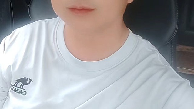 对口型唱歌