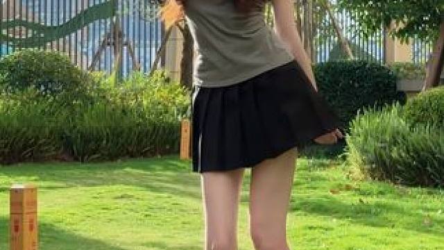今天画了个蓝色眼影 有人喜欢吗