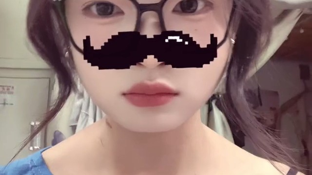 你是我心头上的朱砂痣 也是床前的明月光