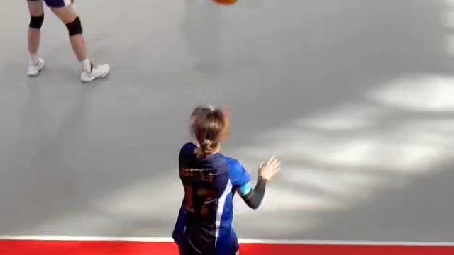  强攻战术灵活多元，拦防体系建制成熟，后排卡位防守滴水不漏。