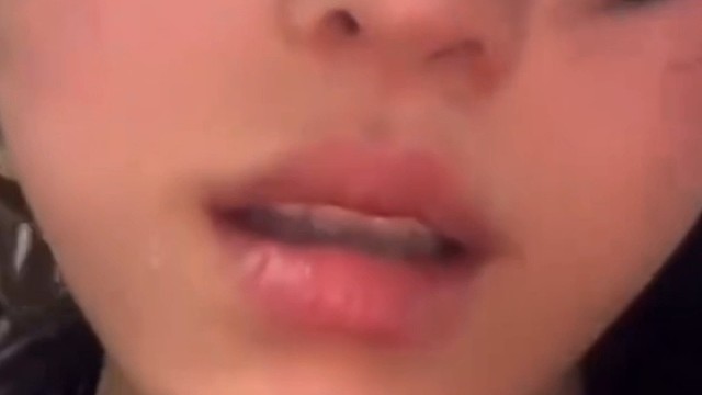 打视频给异地恋的女友，都感动哭了