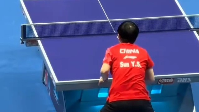 #世乒赛#乒乓球赛事莎莎赛场掌控节奏，拉扯对手助力队伍稳稳取胜，也太强了
