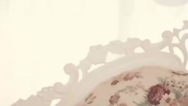 女孩为了钱，竟然出卖了自己的身体
