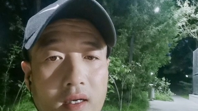 一首《迟来的爱》唱哭多少人？有些遗憾，终究还是错过了