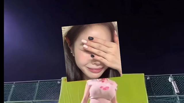 踢球