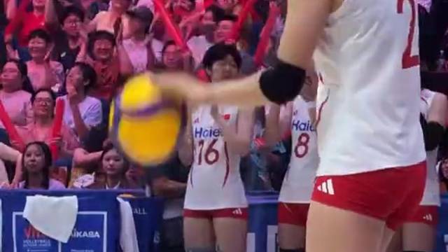 精彩对局落幕，中国女排25-21取胜，再收一局胜利#排球