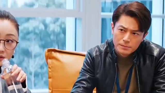 用镊子夹质子？现在都疯成这样了吗