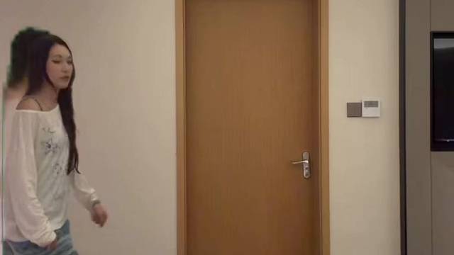 现实文静内向