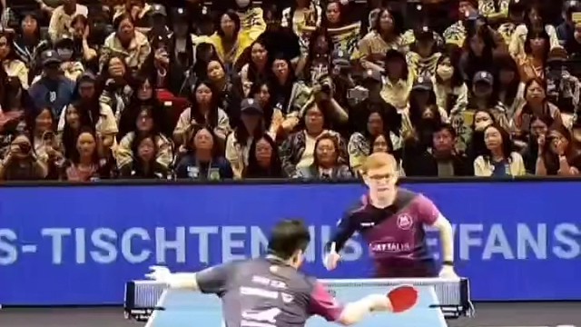 乒乓世纪对决，赛场瞬间燃炸全场#乒乓球