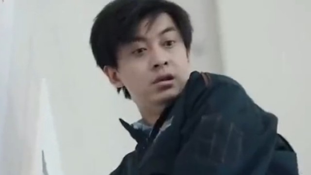 美女这一脚秒啊，直接挽救了男人的幸福  ​