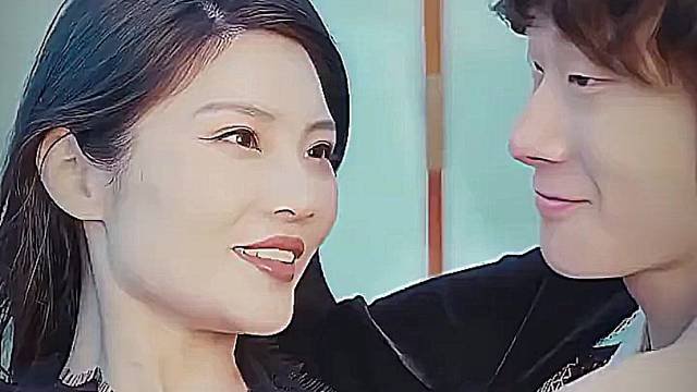 大嫂竟直接上手验小伙硬货