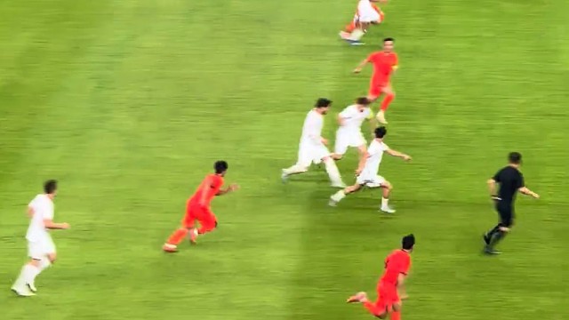 这应该是妥妥的点球啊#足球