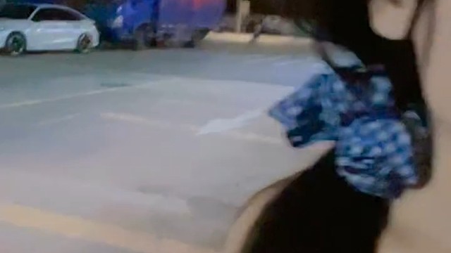 一个人走夜路有点怕怕的