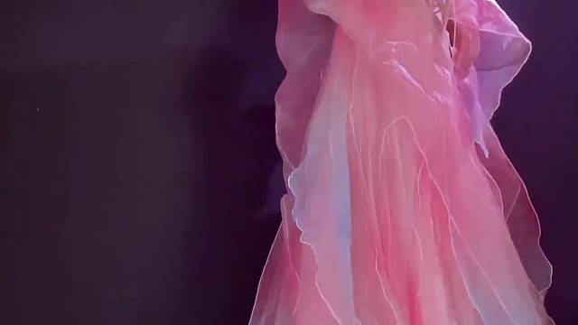到点了该欣赏你们老婆跳舞了