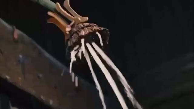用这么大劲不出水就怪了