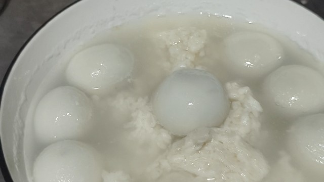 甜酒汤圆