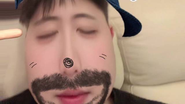 疲惫得斗鸡眼