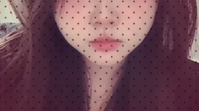 别不开心了 给你表演个变装