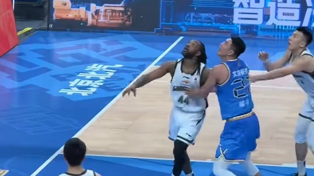 体育精神彰显公平公正，裁判的专业判断让比赛更精彩
