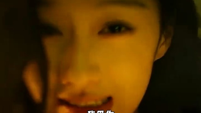 睡觉期间你对她下手了