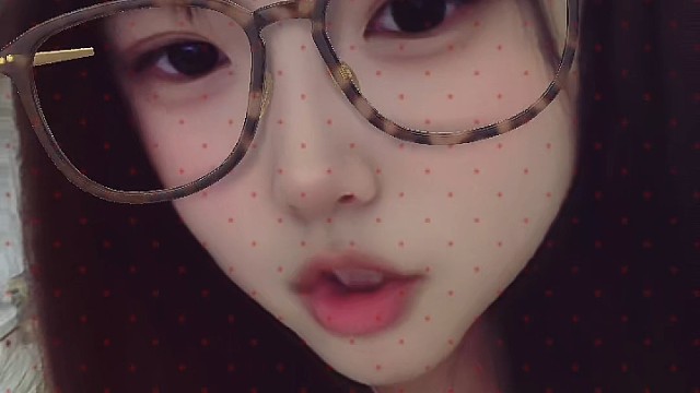 臭男人，跟我处，过节发的礼品都给你
