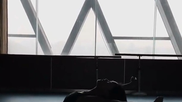 下雨天的献舞