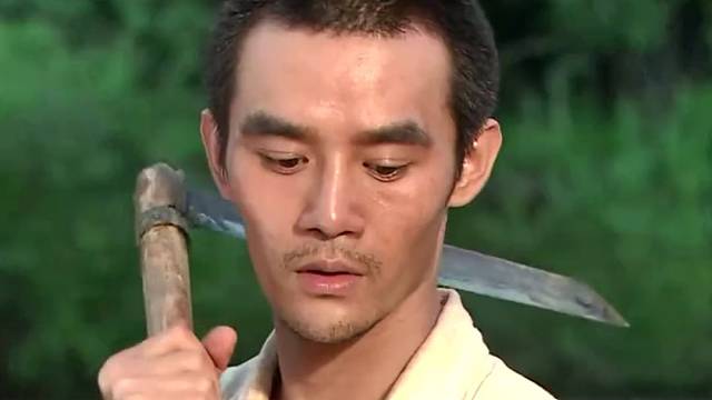 小伙扎鱼差点悲剧了