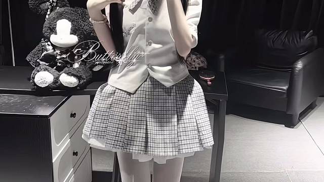 哥哥你发誓 除了我爱上其他人 你都罪该万死