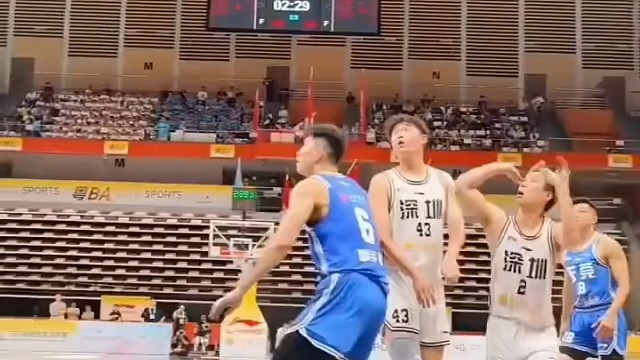 双城绿茵激烈厮杀，次次破门直击人心#篮球