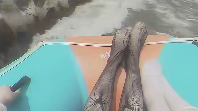 和我一起去漂流吗