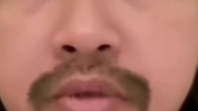 石家庄第四中学初二章某人在给我打电话时唱歌，有没有人帮忙鉴赏一下