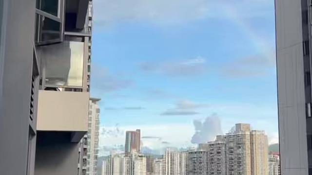 上帝窝在云朵里，观看了我的一天，他很期待我，充满反转的下一集
