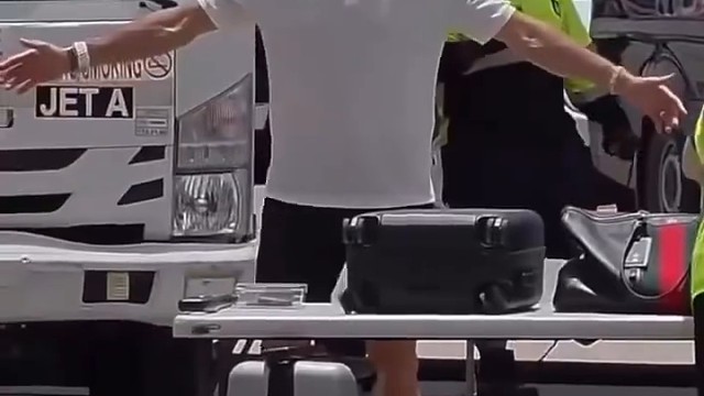 C罗离美返程时，遭遇严格安检# c罗