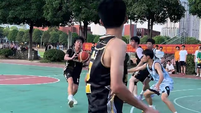 这波贪了应该留春晚的 # 篮球