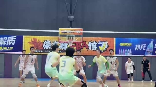 这名副攻的节奏把控得太好了，必须得研究学习一番。